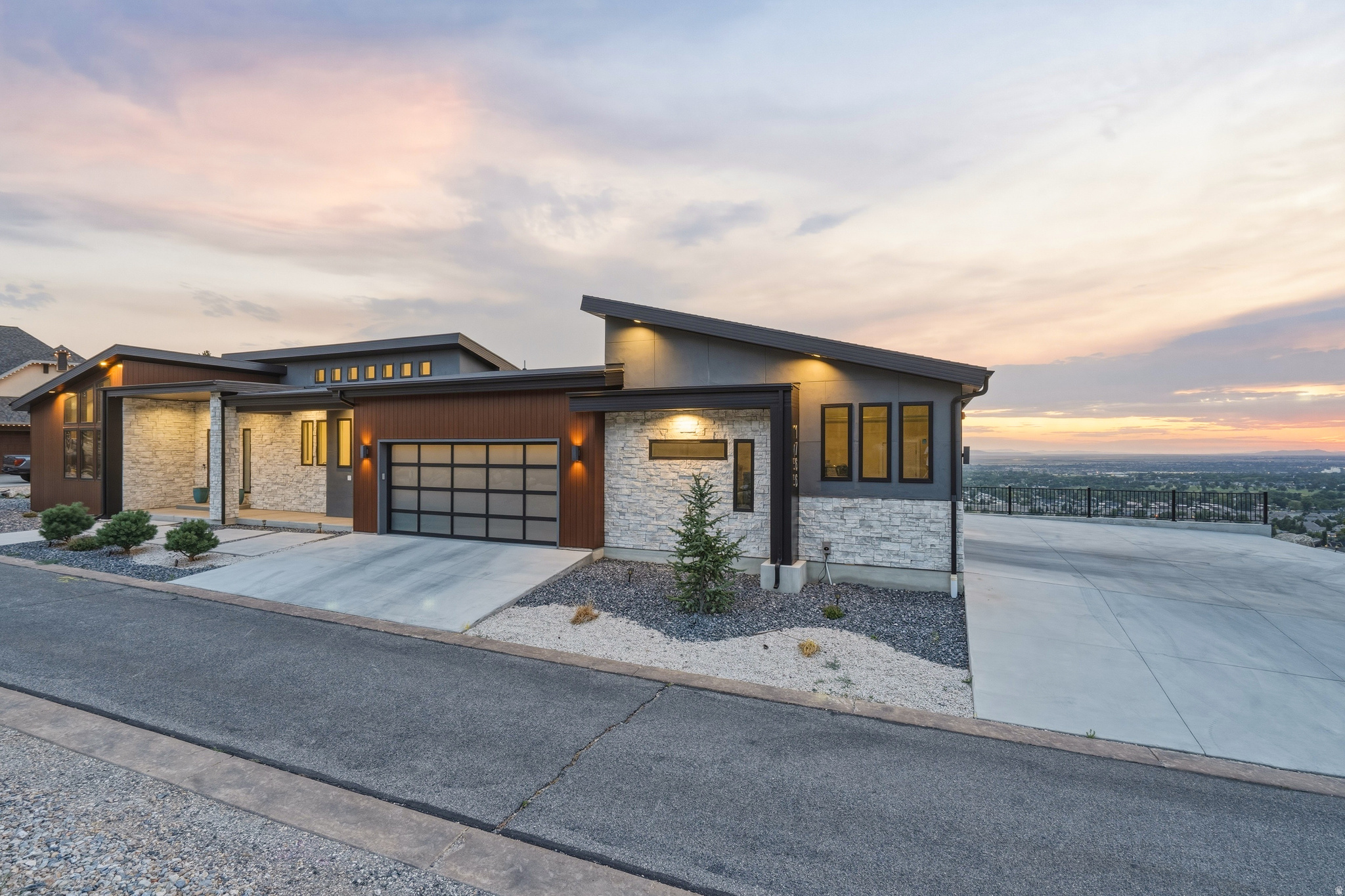 DEER CREST AT HIDDEN SPRINGS - Residential