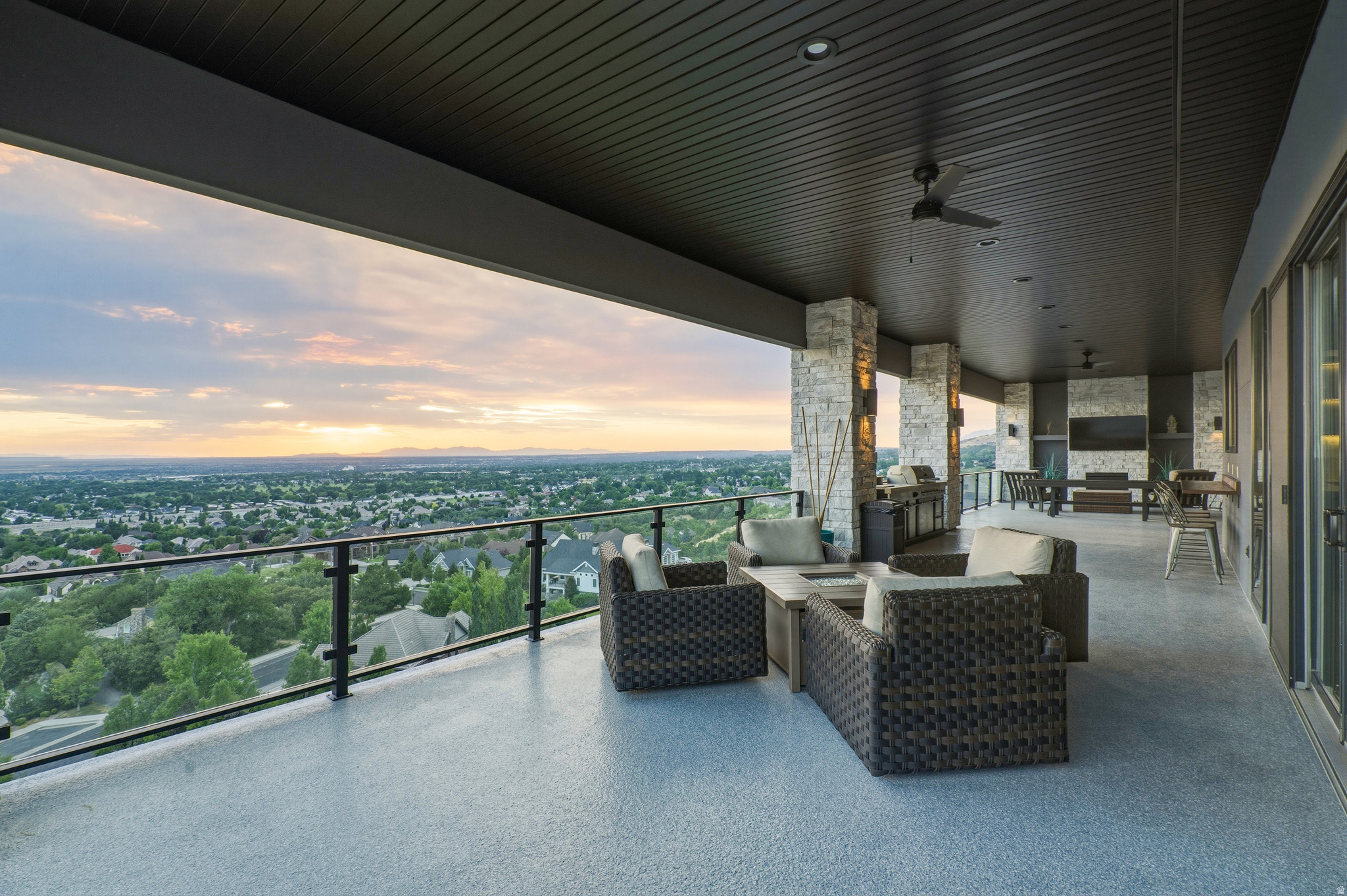 DEER CREST AT HIDDEN SPRINGS - Residential
