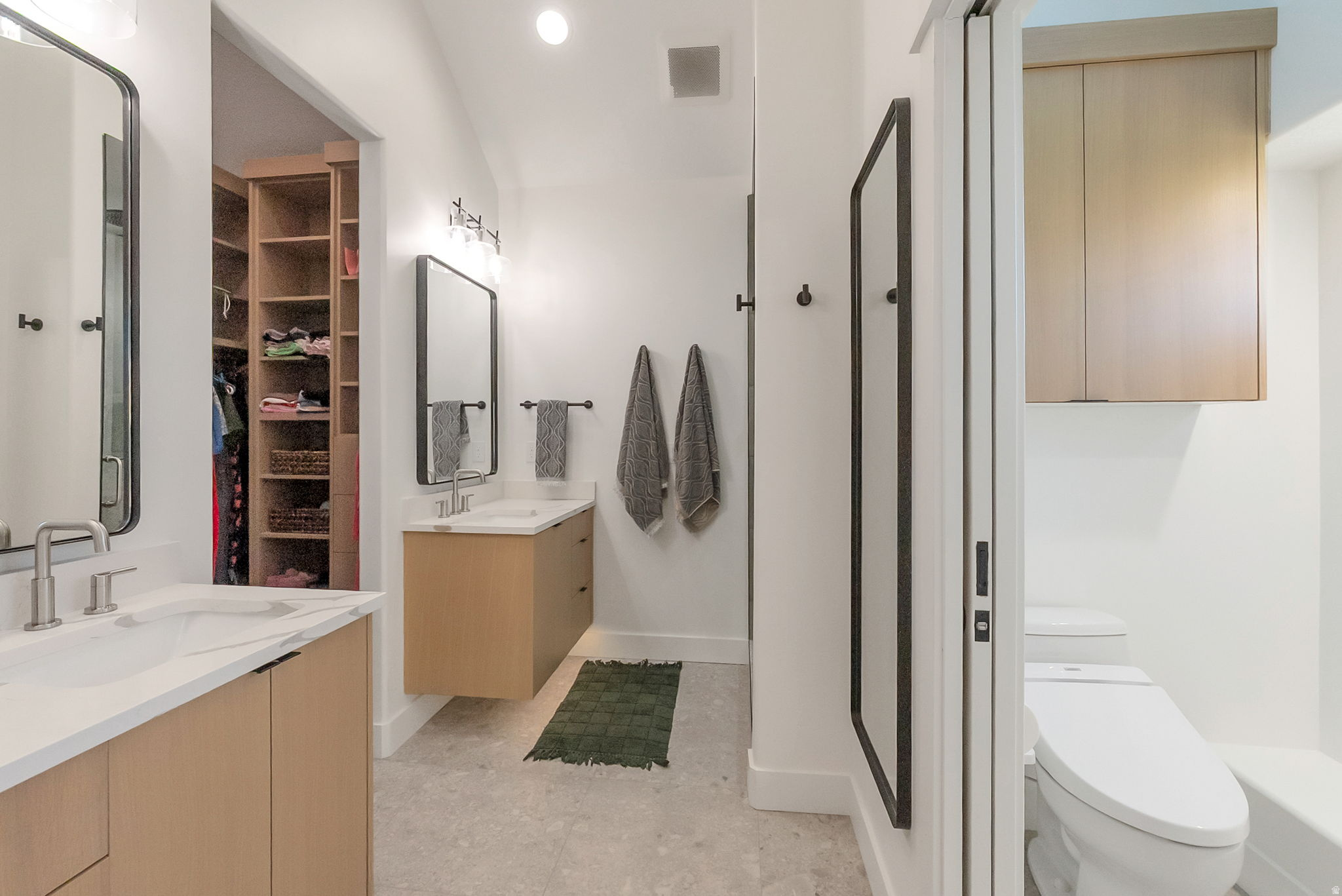 EAGLEWOOD ESTATES - Residential