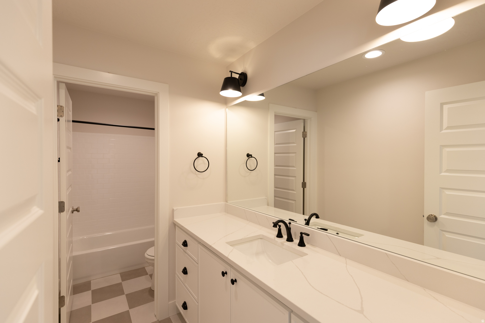 BEACON POINTE - Residential
