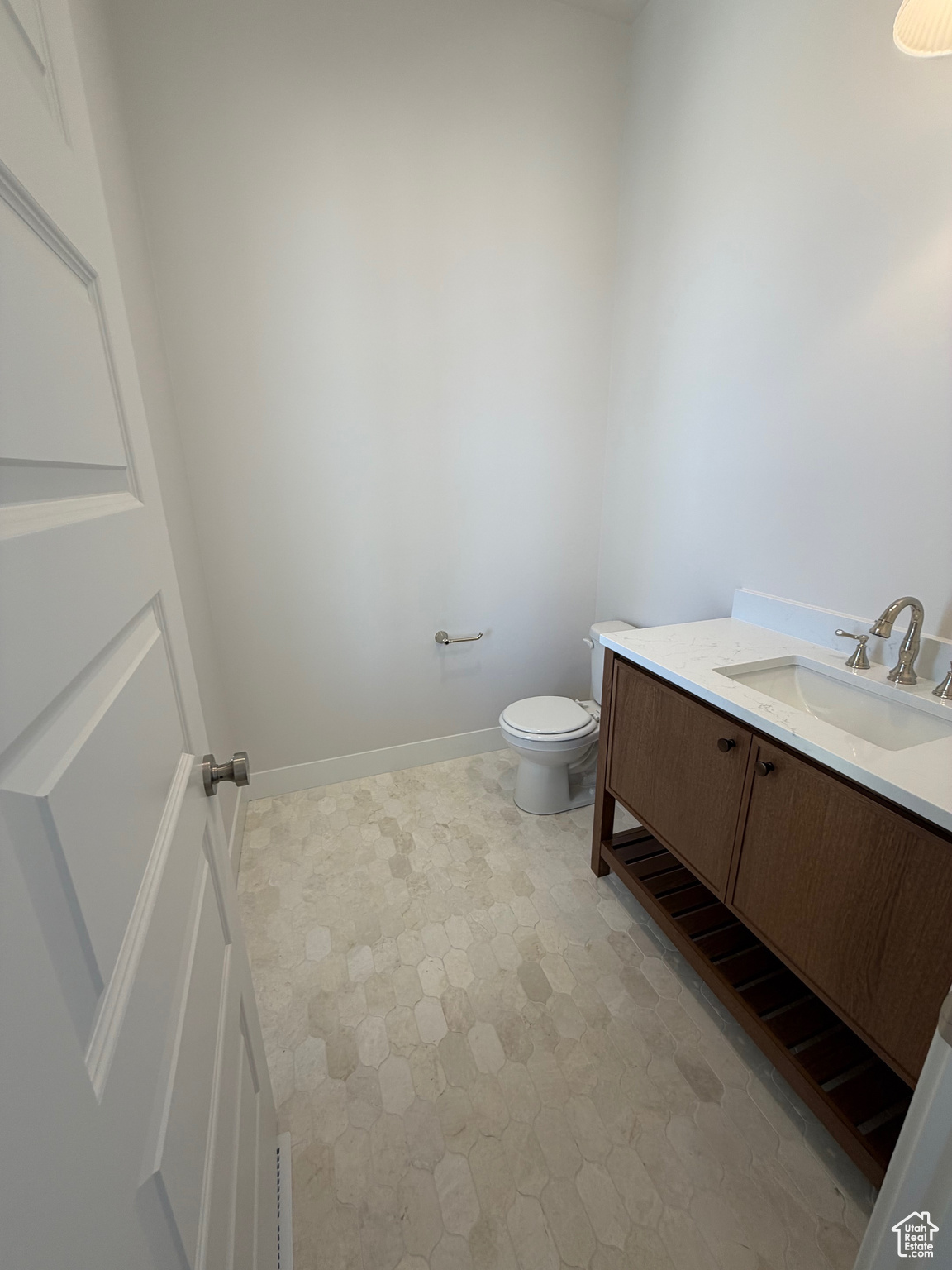 BEACON POINTE - Residential