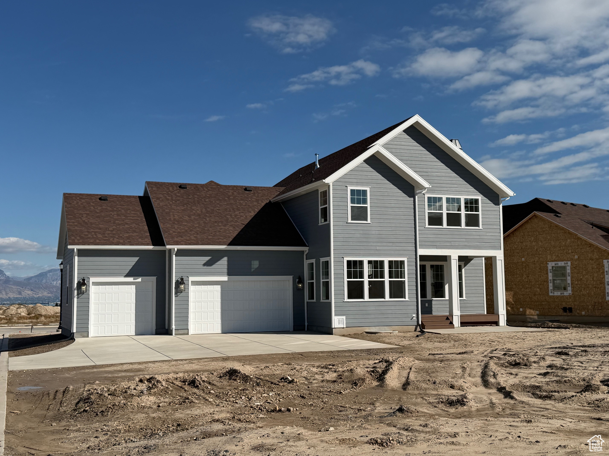 BEACON POINTE - Residential