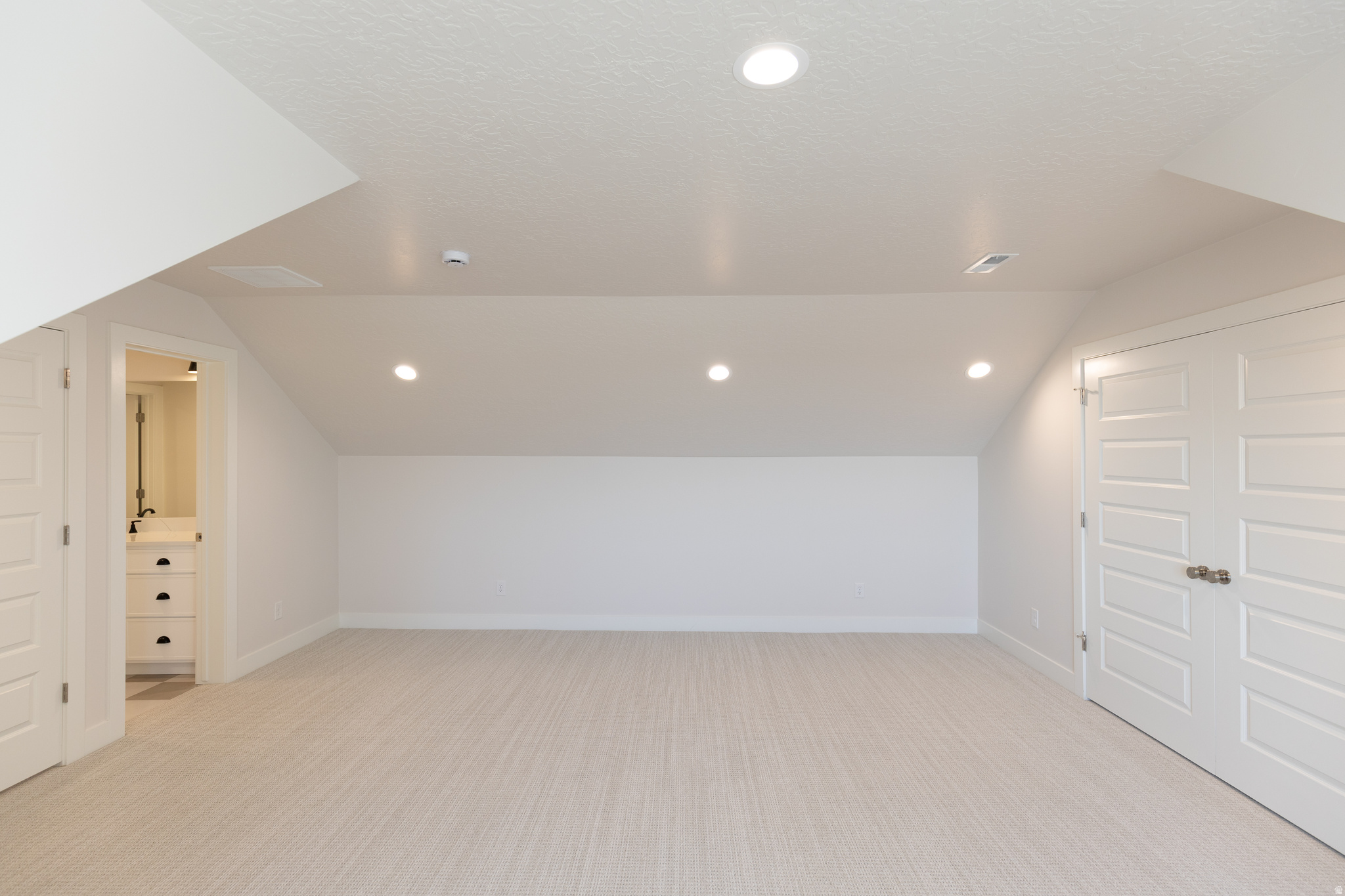 BEACON POINTE - Residential