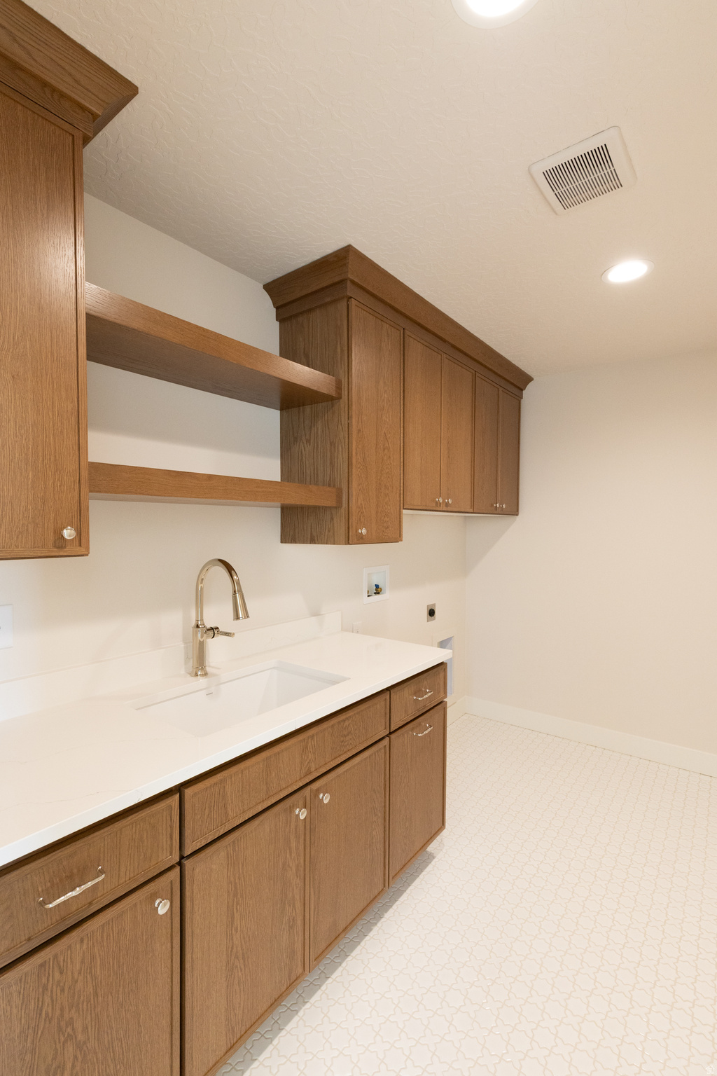 BEACON POINTE - Residential