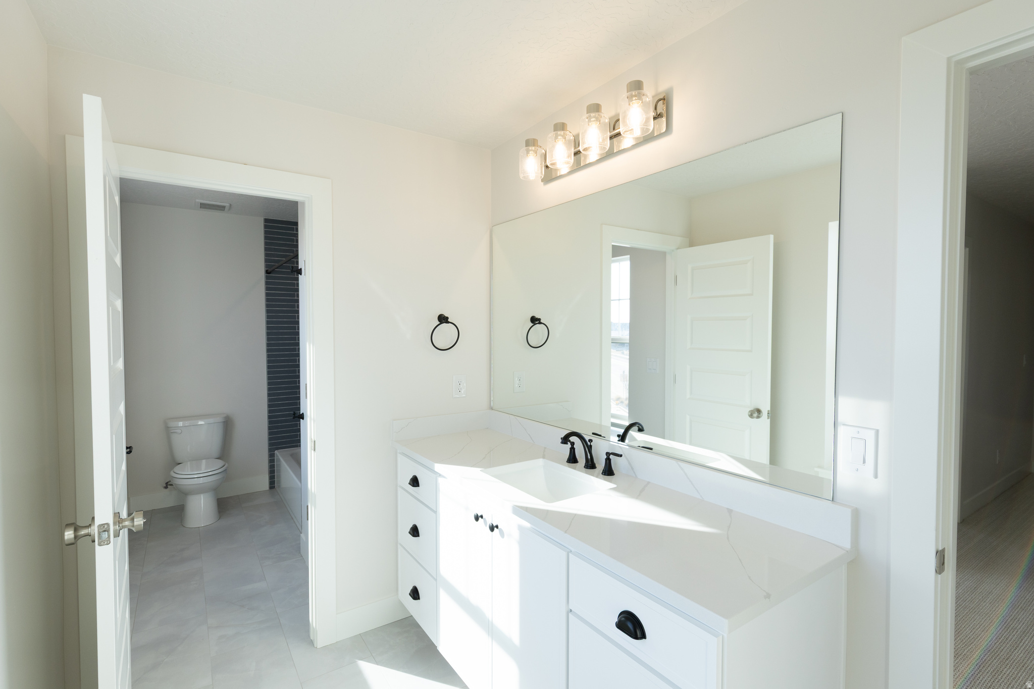 BEACON POINTE - Residential