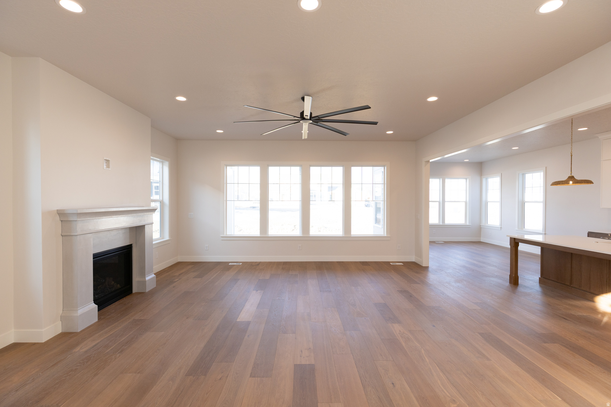 BEACON POINTE - Residential