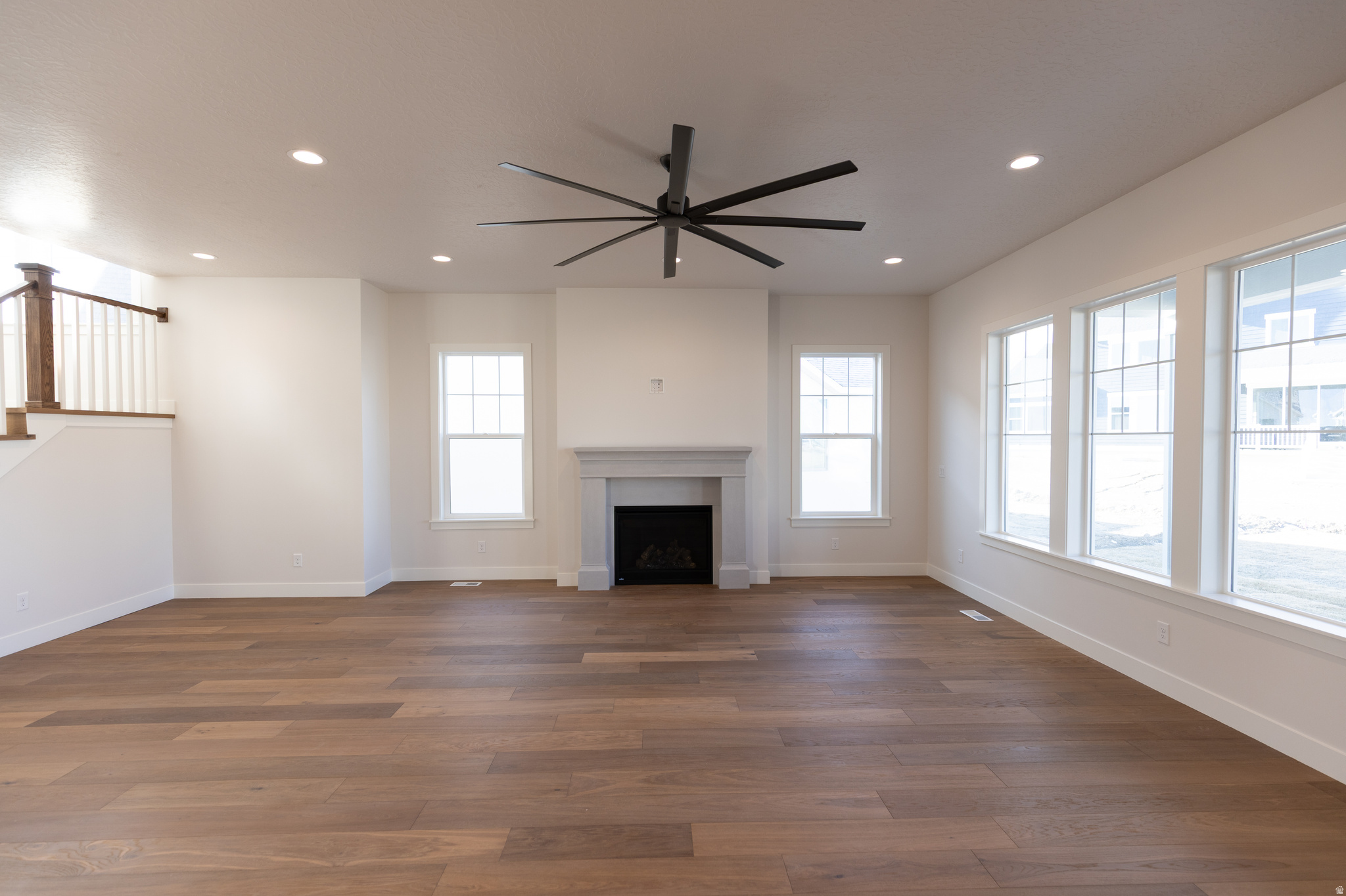 BEACON POINTE - Residential