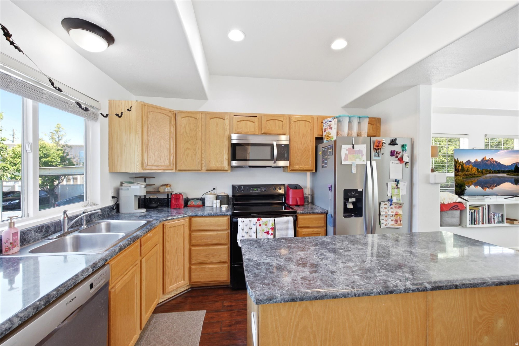 MADISON SQUARE TOWNH - Residential