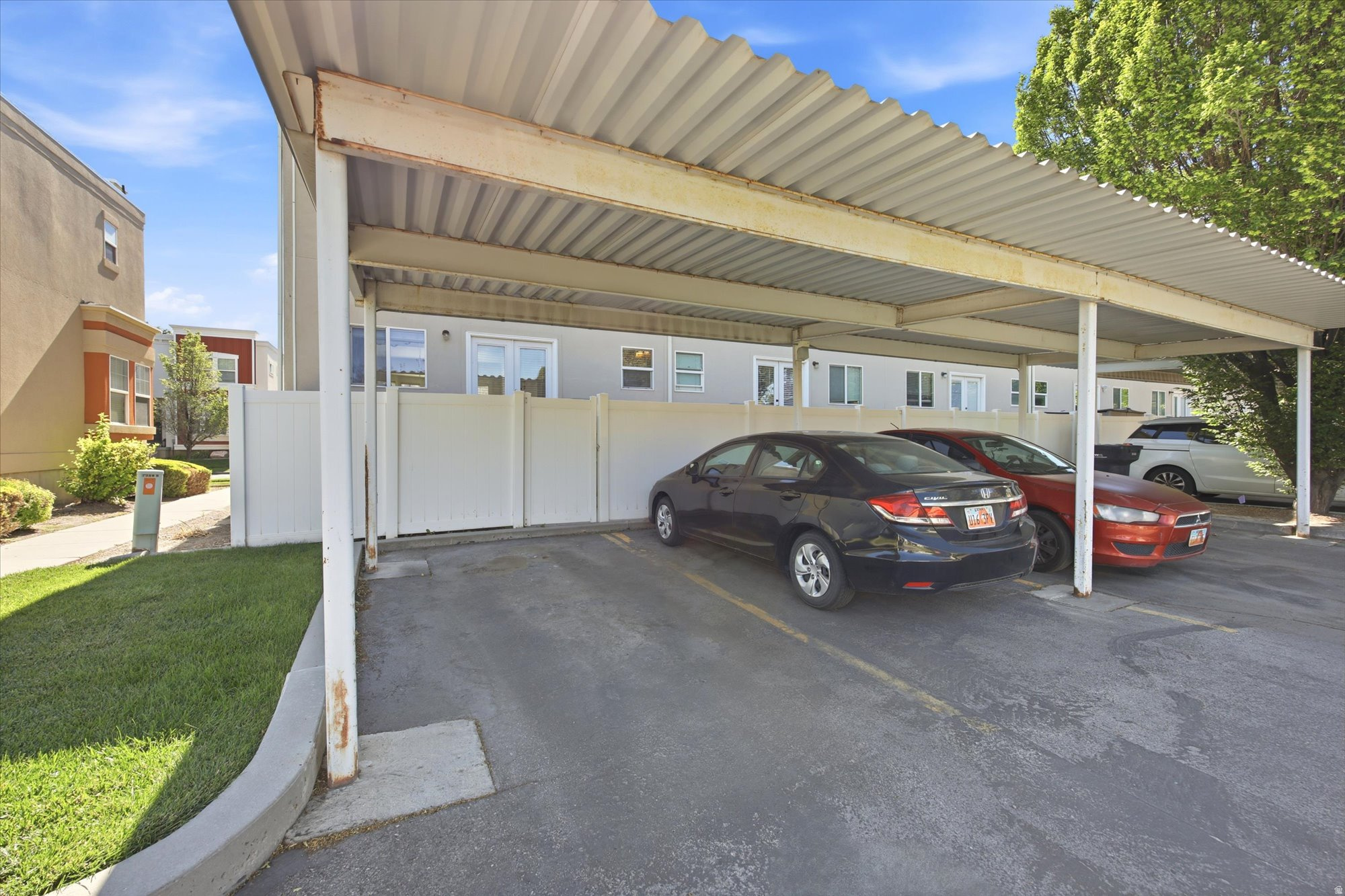MADISON SQUARE TOWNH - Residential