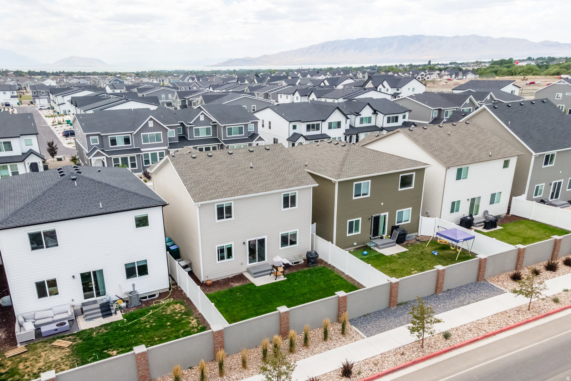 RIDGEVIEW - Residential
