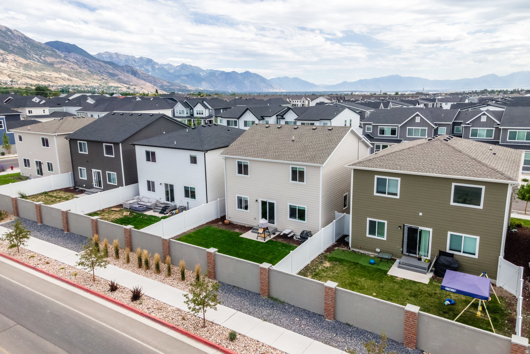 RIDGEVIEW - Residential