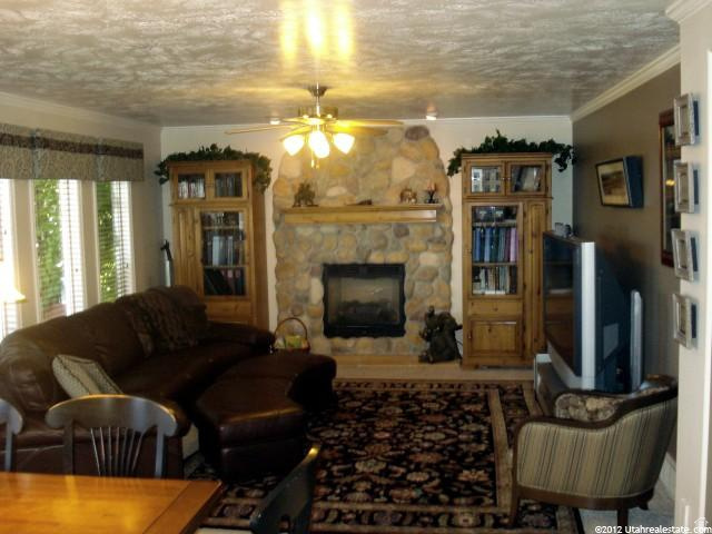 PINNACLE POINTE - Residential