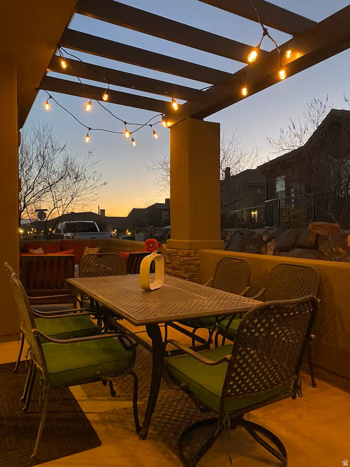 CORAL RIDGE TOWNHOMES PH 2 - Residential