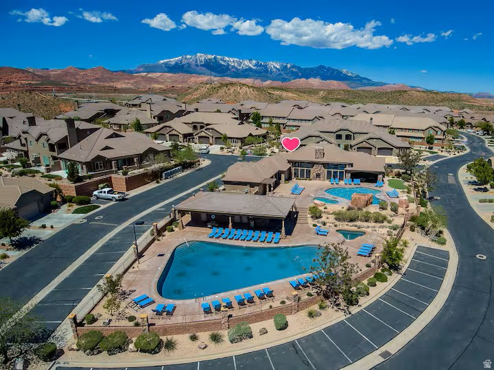 CORAL RIDGE TOWNHOMES PH 2 - Residential