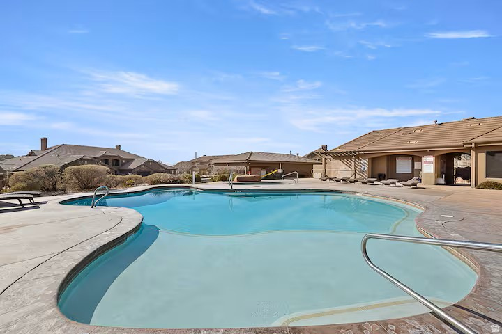 CORAL RIDGE TOWNHOMES PH 2 - Residential