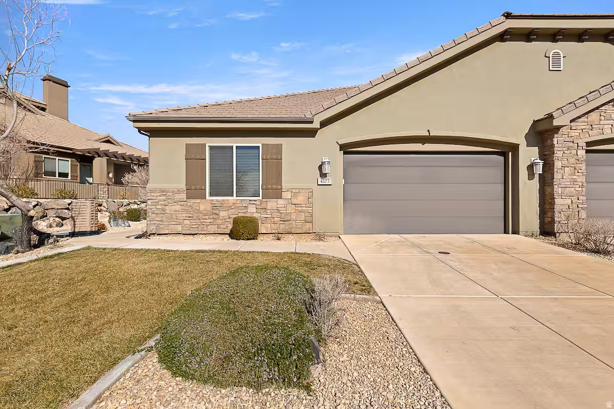 CORAL RIDGE TOWNHOMES PH 2 - Residential