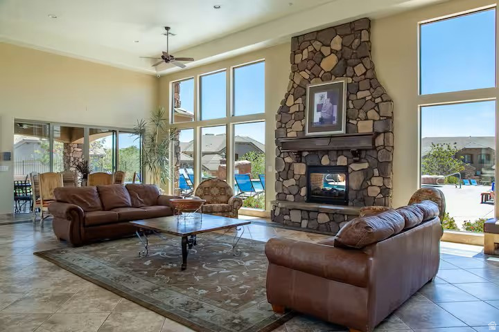 CORAL RIDGE TOWNHOMES PH 2 - Residential