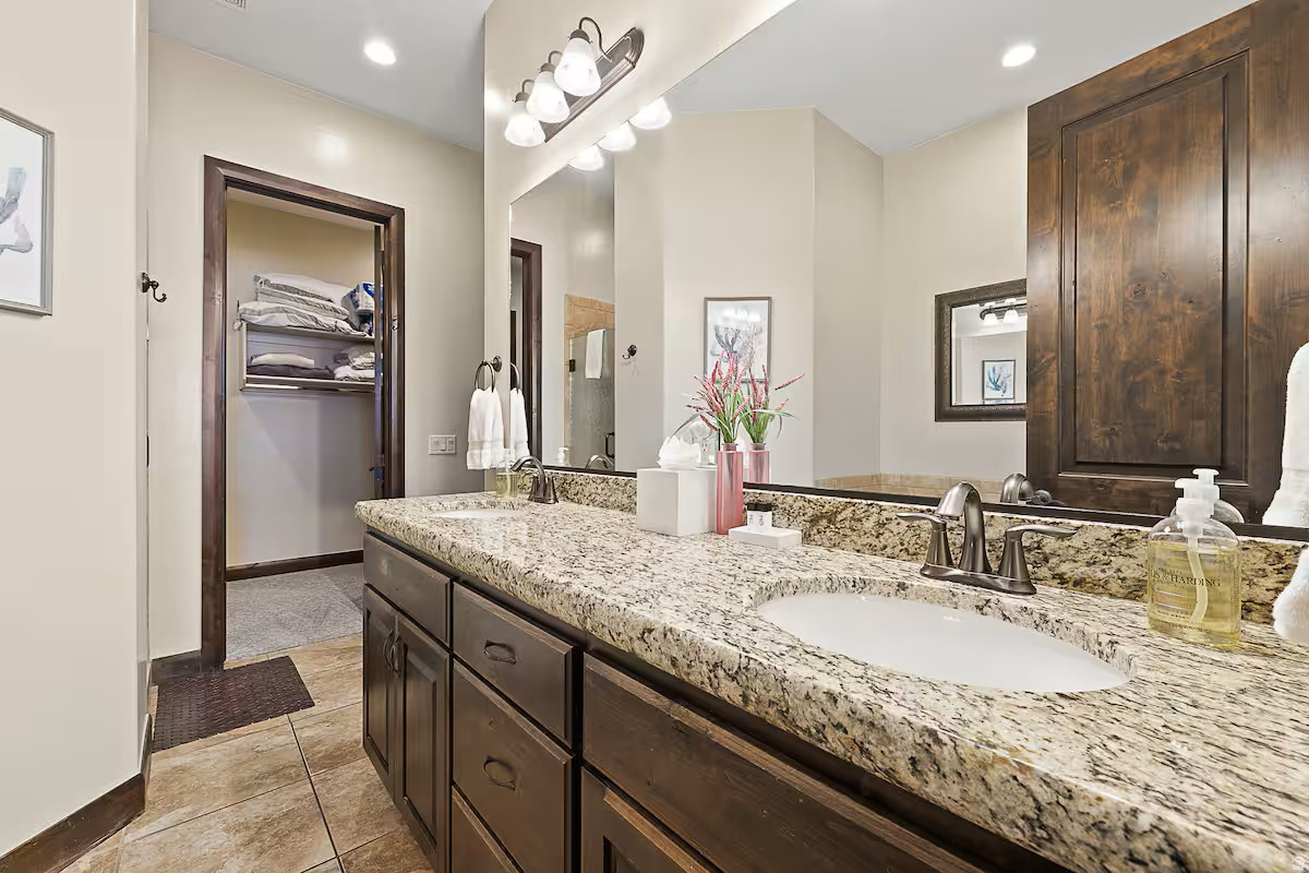 CORAL RIDGE TOWNHOMES PH 2 - Residential