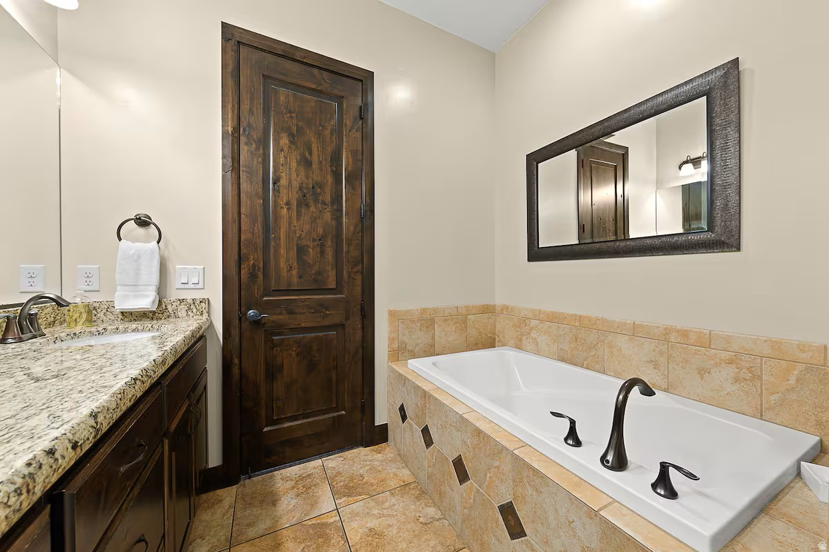 CORAL RIDGE TOWNHOMES PH 2 - Residential
