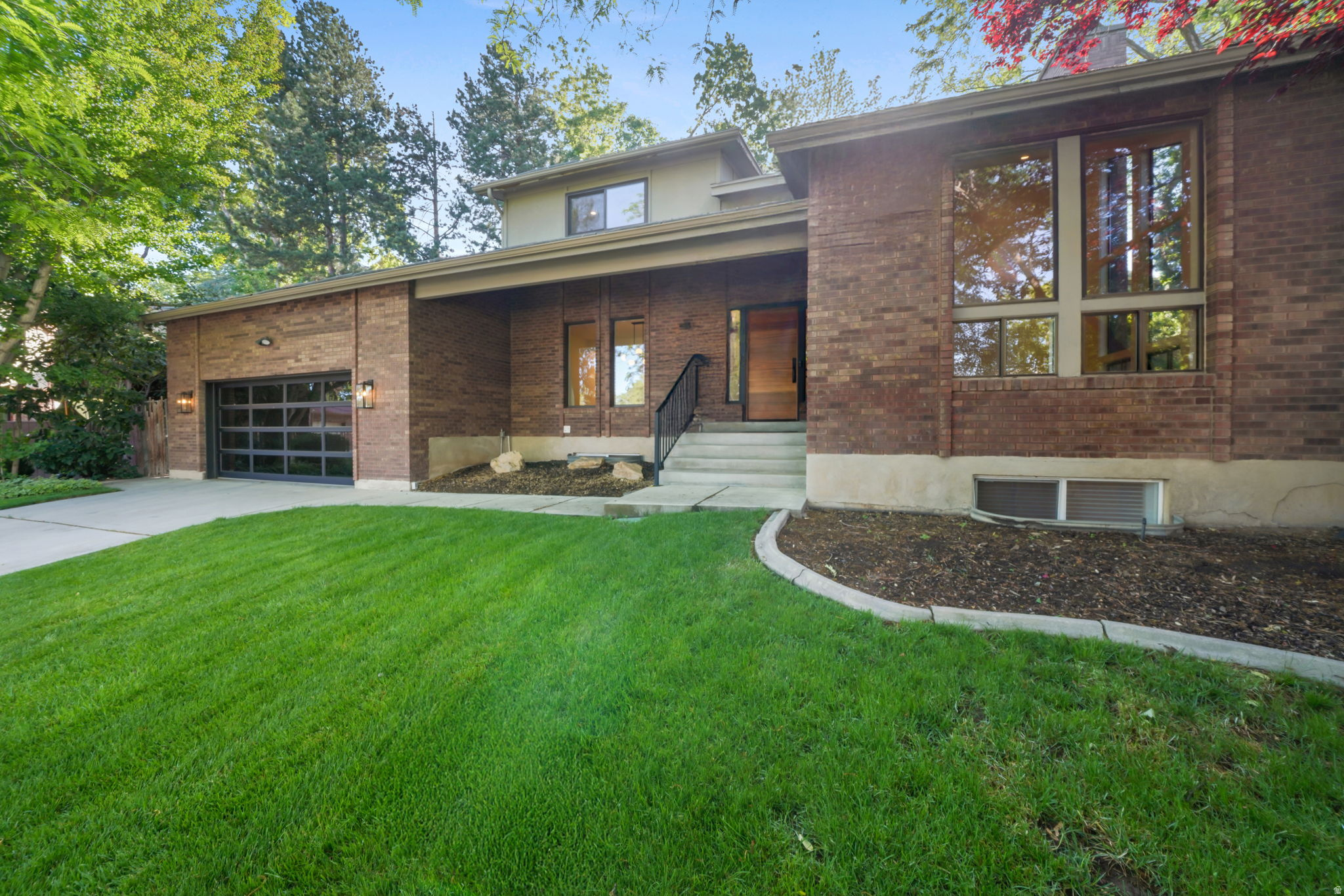 HEATHER CIRCLE - Residential