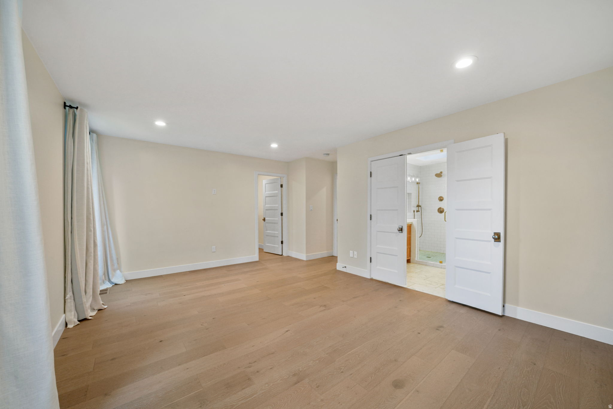 HEATHER CIRCLE - Residential