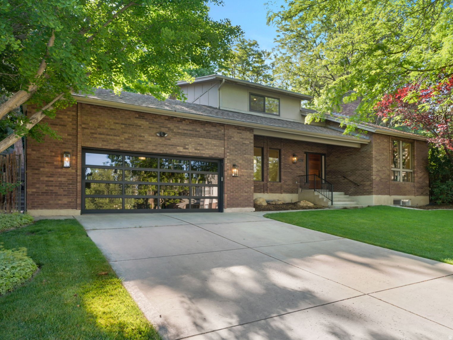 HEATHER CIRCLE - Residential