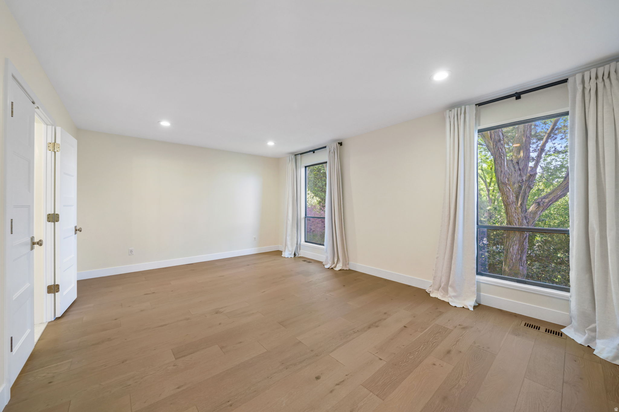 HEATHER CIRCLE - Residential