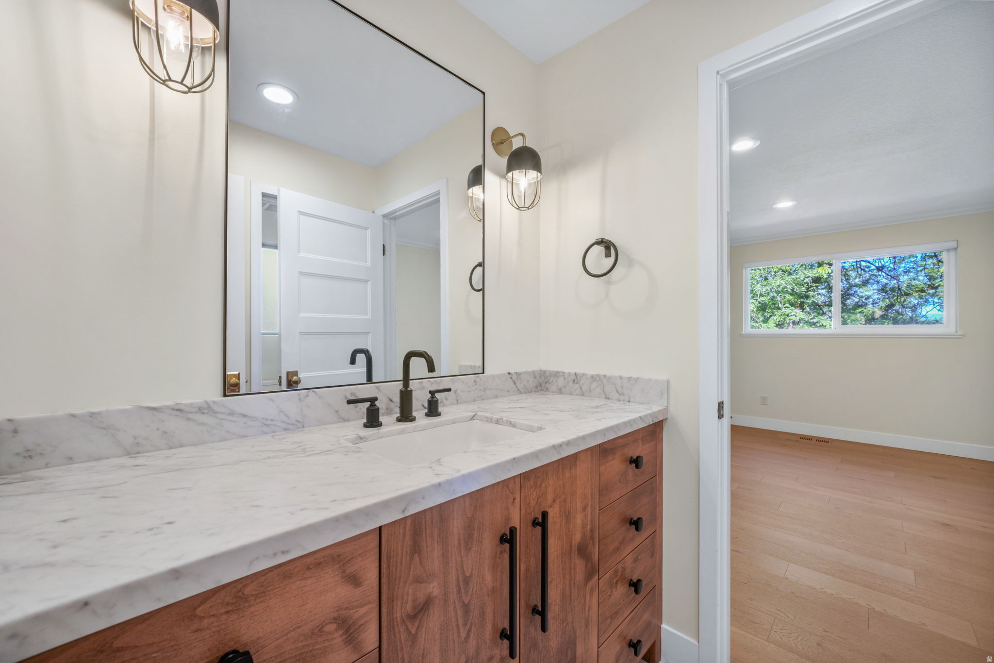 HEATHER CIRCLE - Residential