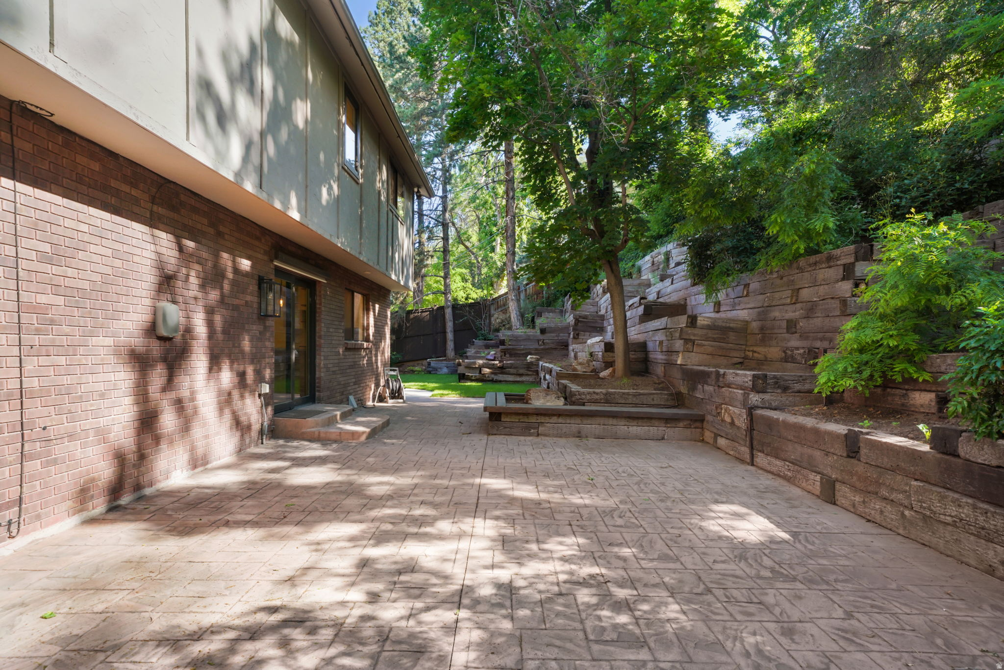 HEATHER CIRCLE - Residential