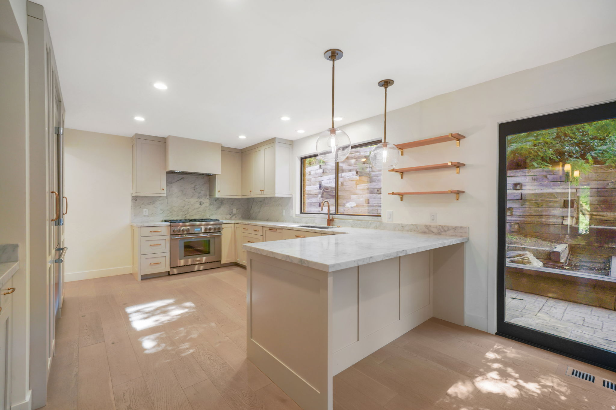 HEATHER CIRCLE - Residential