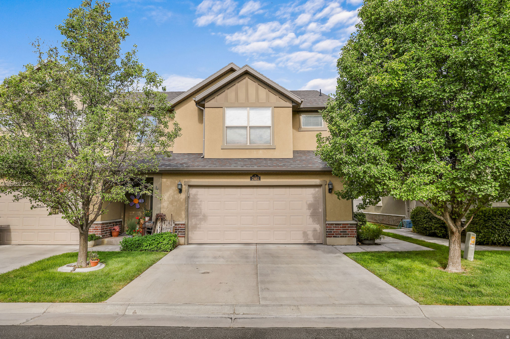 *** END UNIT TOWNHOUSE WITH 2 CAR GARAGE *** ALL APPLIANCES INCLUDED *** Clean and well cared for. 3 bedroom, 2 and 1/2 baths. Room to park 2 cars on the driveway. Lots of updates including: washer, dryer, water heater, paint, dishwasher. Smoke free home. Quiet community with playground.