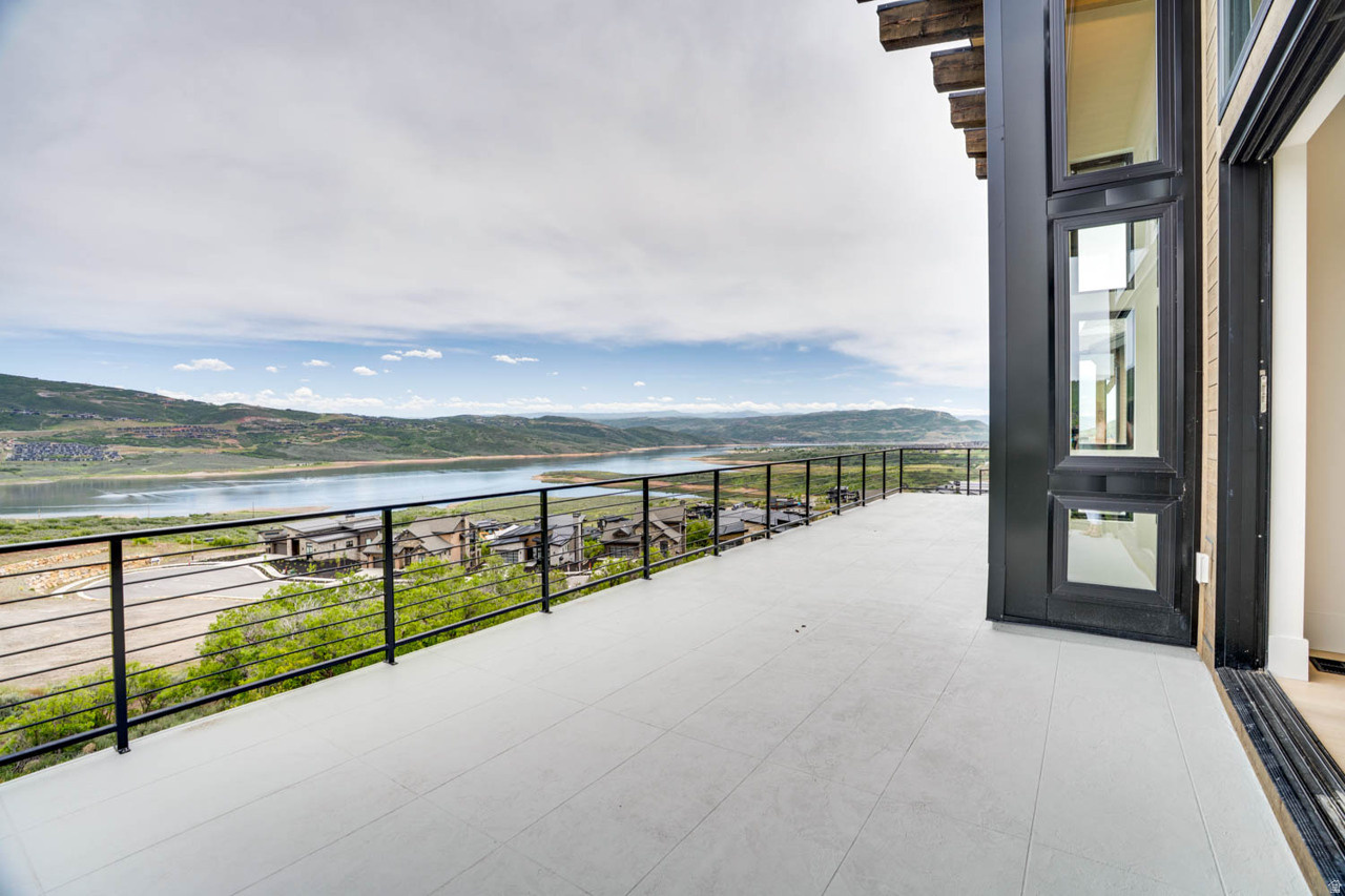 AMANTI LAGO - Residential
