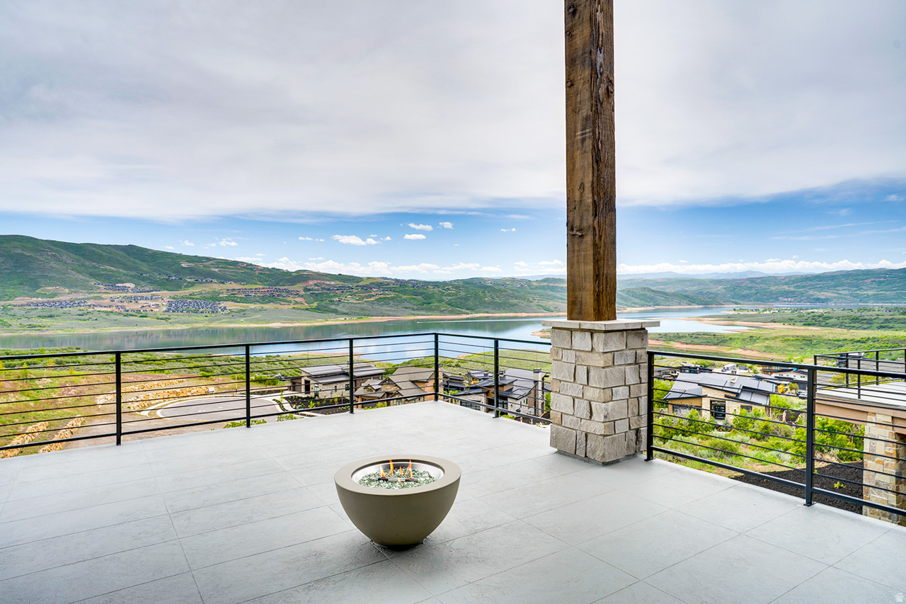 AMANTI LAGO - Residential