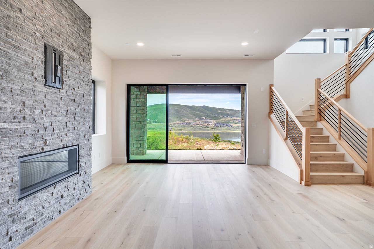 AMANTI LAGO - Residential