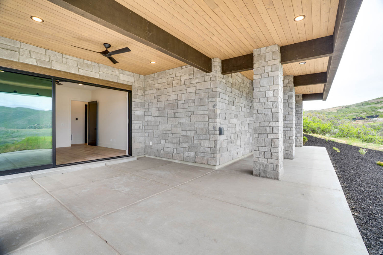 AMANTI LAGO - Residential