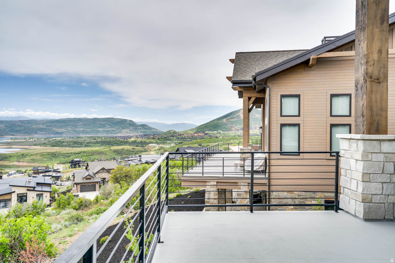 AMANTI LAGO - Residential