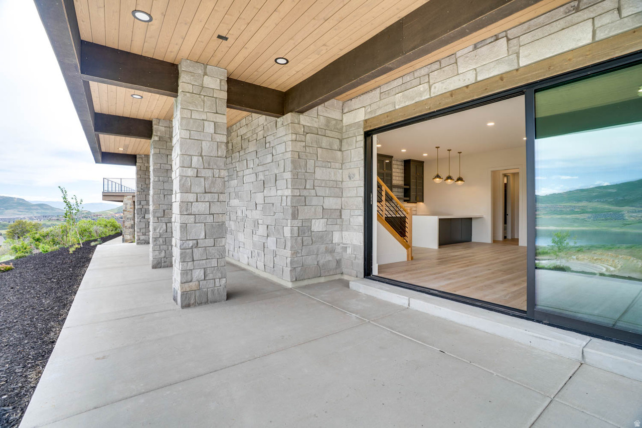 AMANTI LAGO - Residential