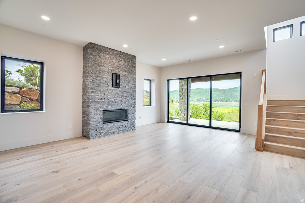 AMANTI LAGO - Residential