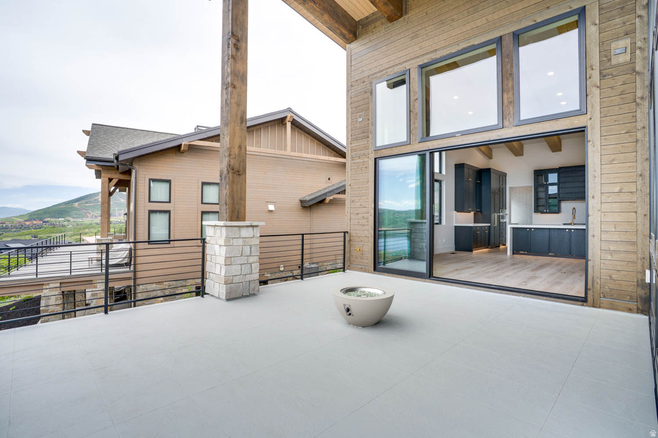 AMANTI LAGO - Residential