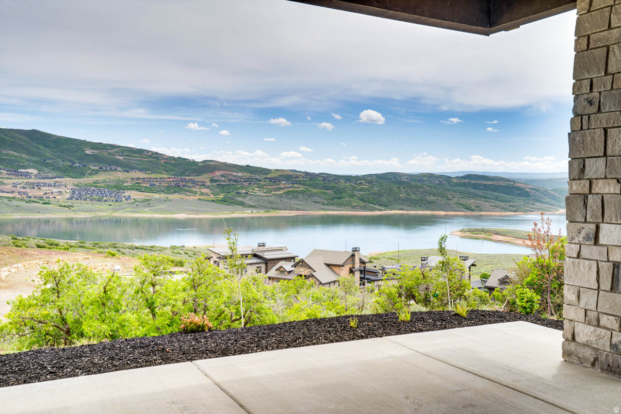 AMANTI LAGO - Residential