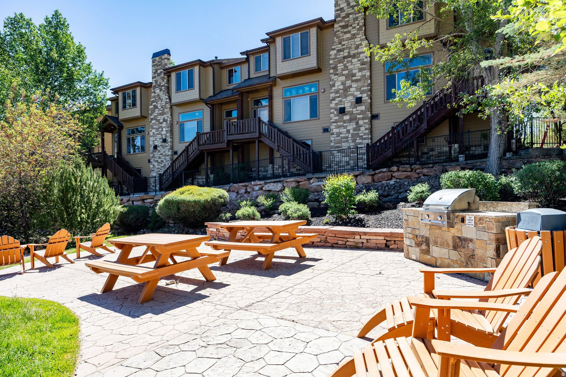 BEAR HOLLOW VILLAGE - Residential