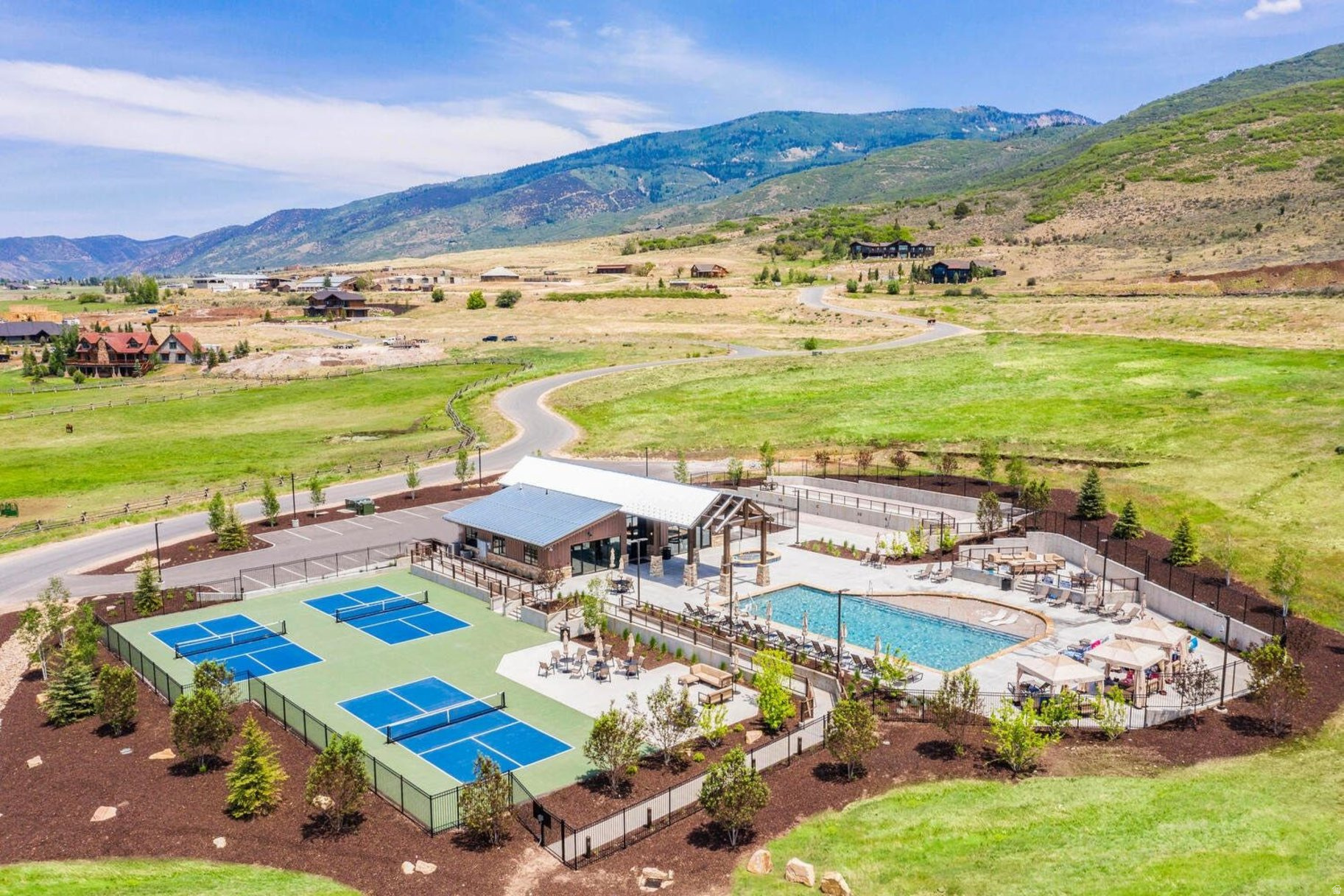 HIGH STAR RANCH - Residential
