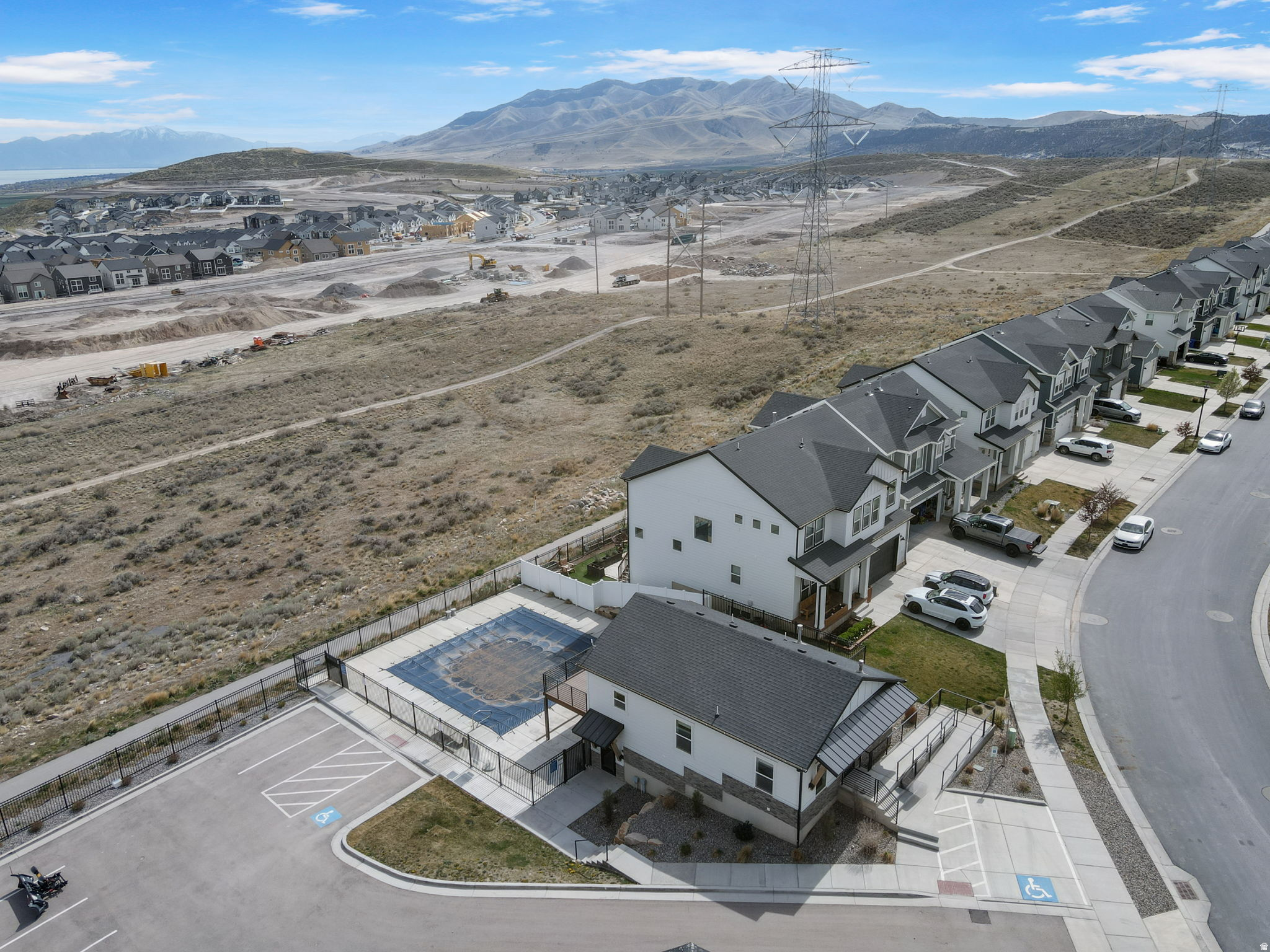 SCENIC MOUNTAIN - Residential