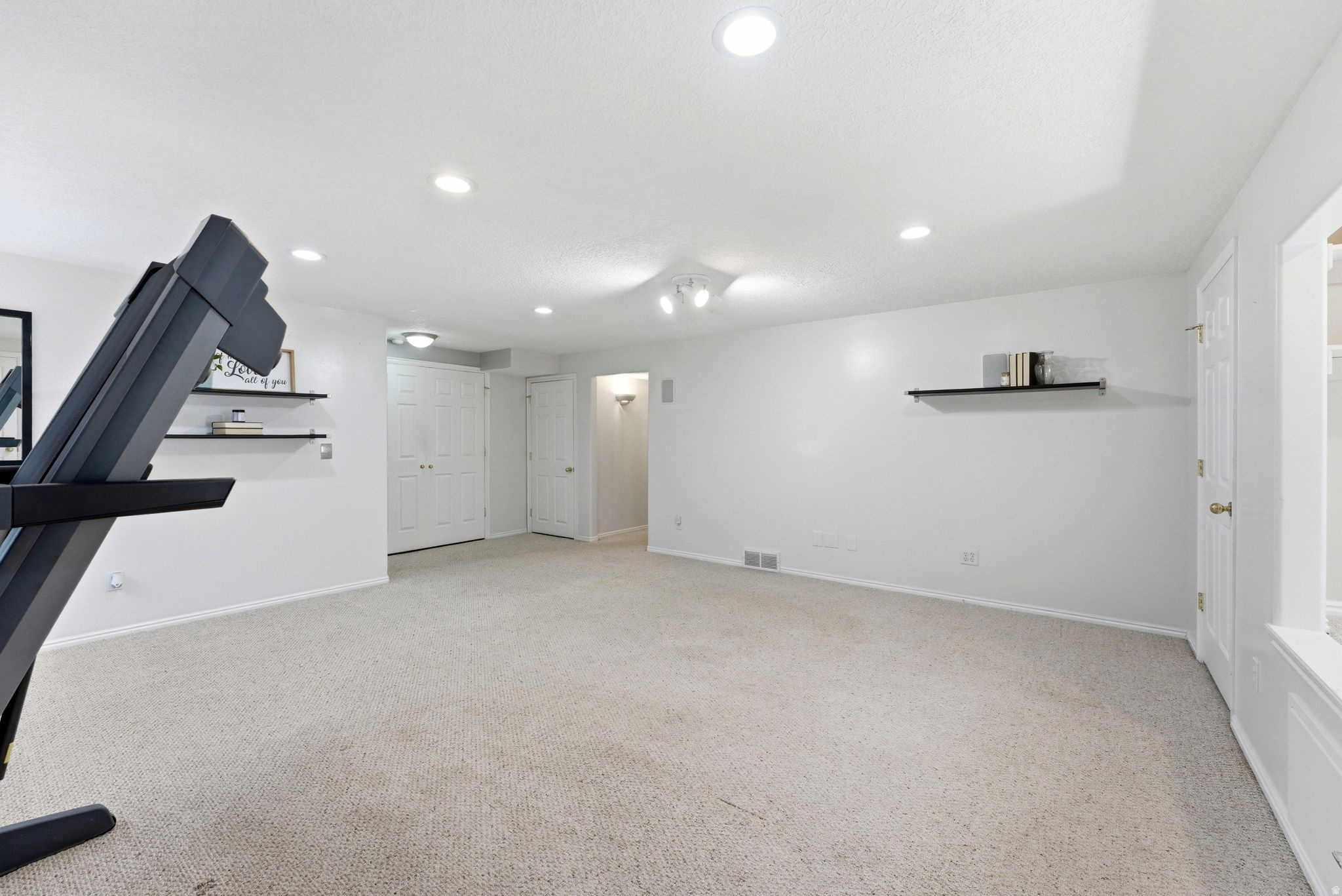 ASCOT DOWNS - Residential