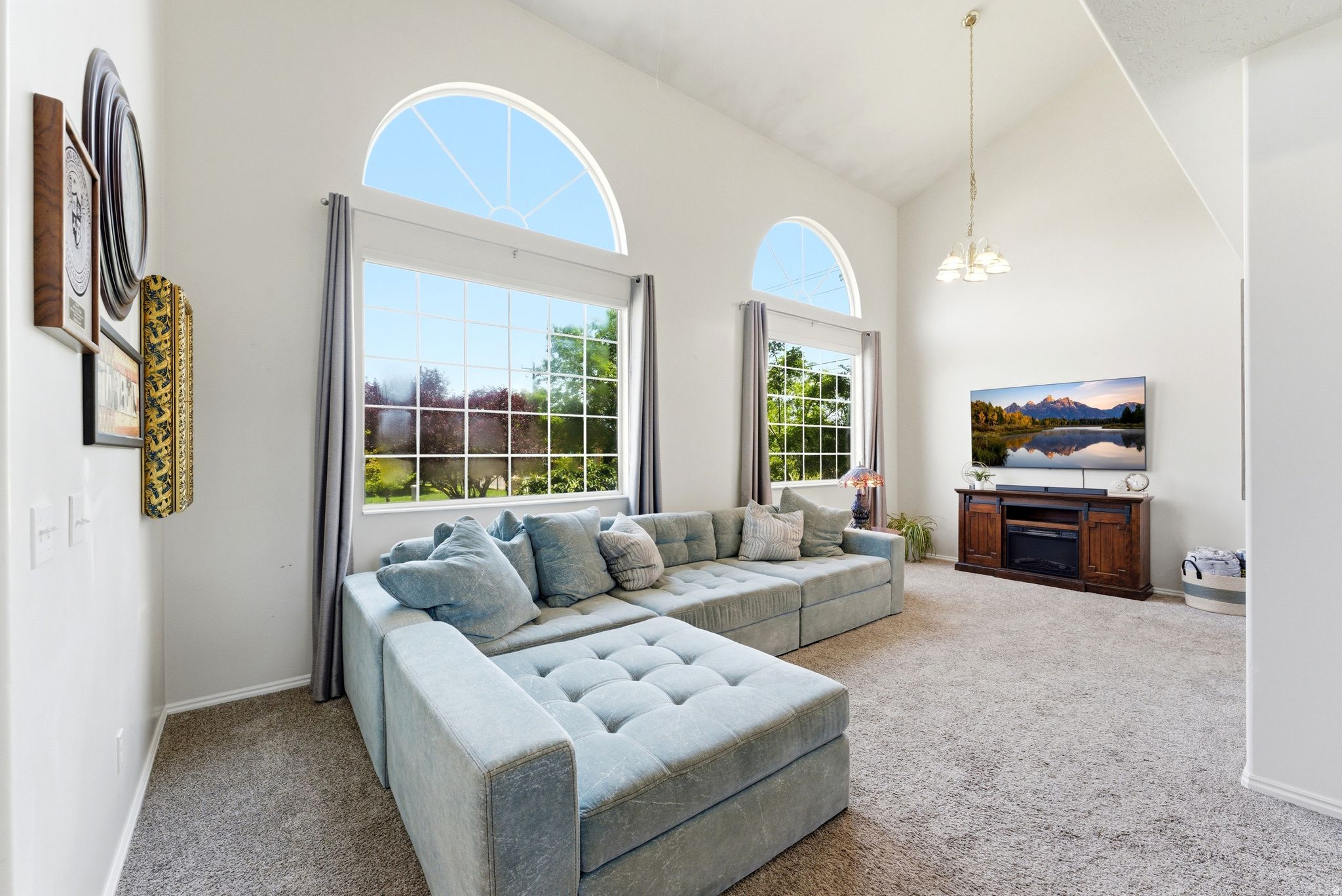 ASCOT DOWNS - Residential