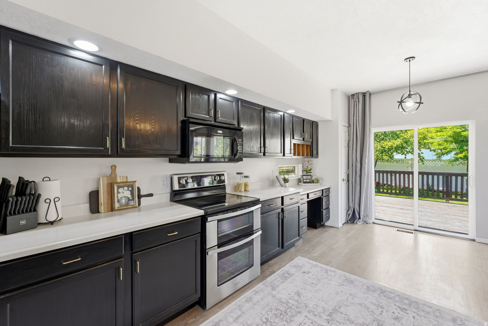 ASCOT DOWNS - Residential
