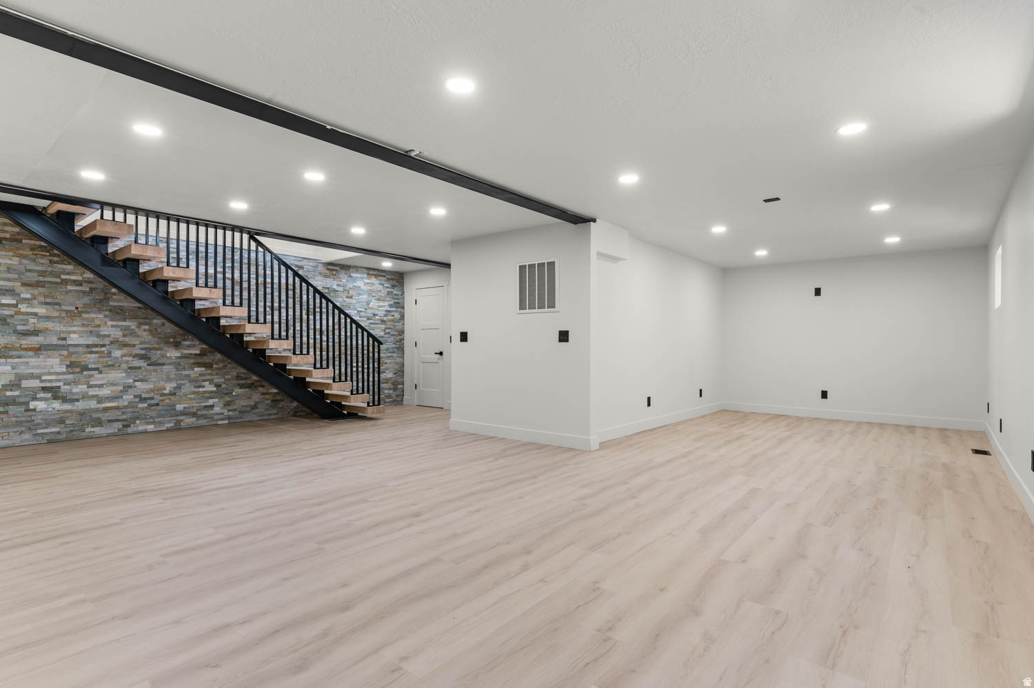 DORMONT ESTATES - Residential