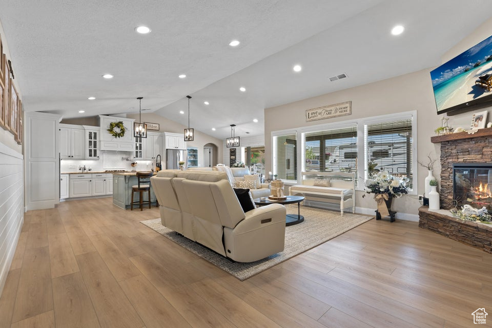NORTH HILL EST - Residential