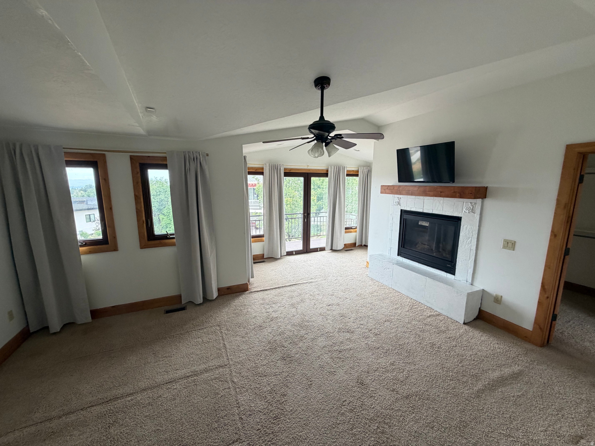 DEERCREST - Residential