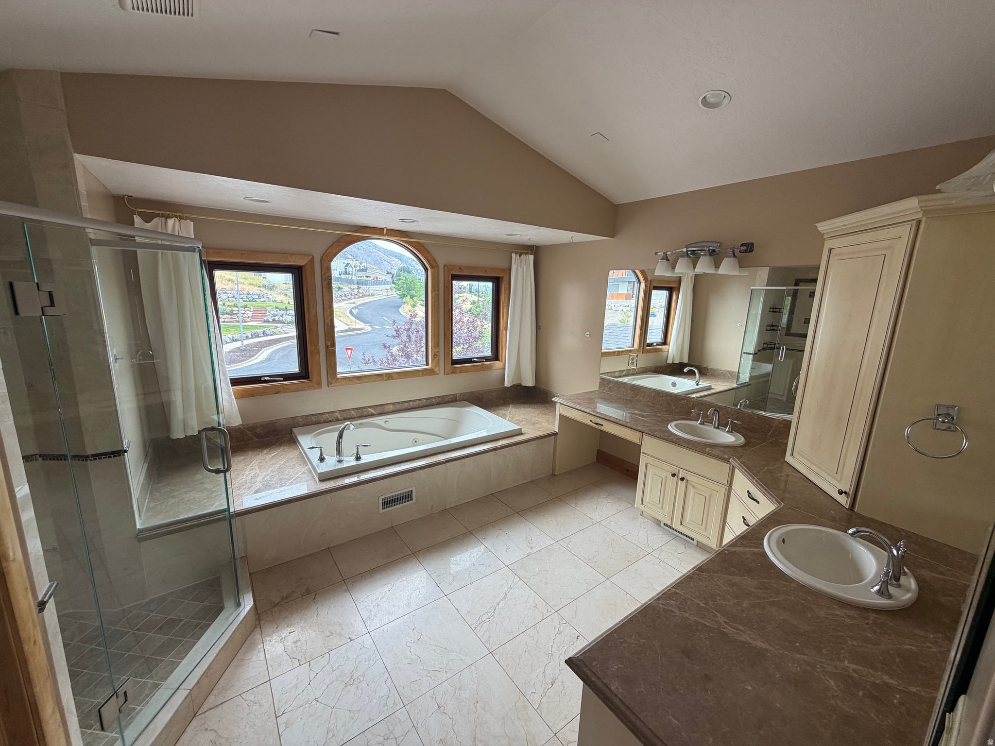 DEERCREST - Residential